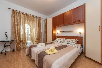 4-Bedroom Apartment in Vir for 8 Guests