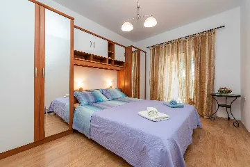 4-Bedroom Apartment in Vir for 8 Guests