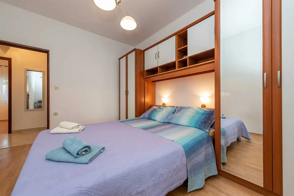 4-Bedroom Apartment in Vir for 8 Guests