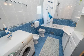 4-Bedroom Apartment in Vir for 8 Guests