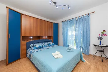 4-Bedroom Apartment in Vir for 8 Guests