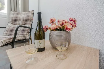 Air-Conditioned Apartment in Vir for 4–6 Guests