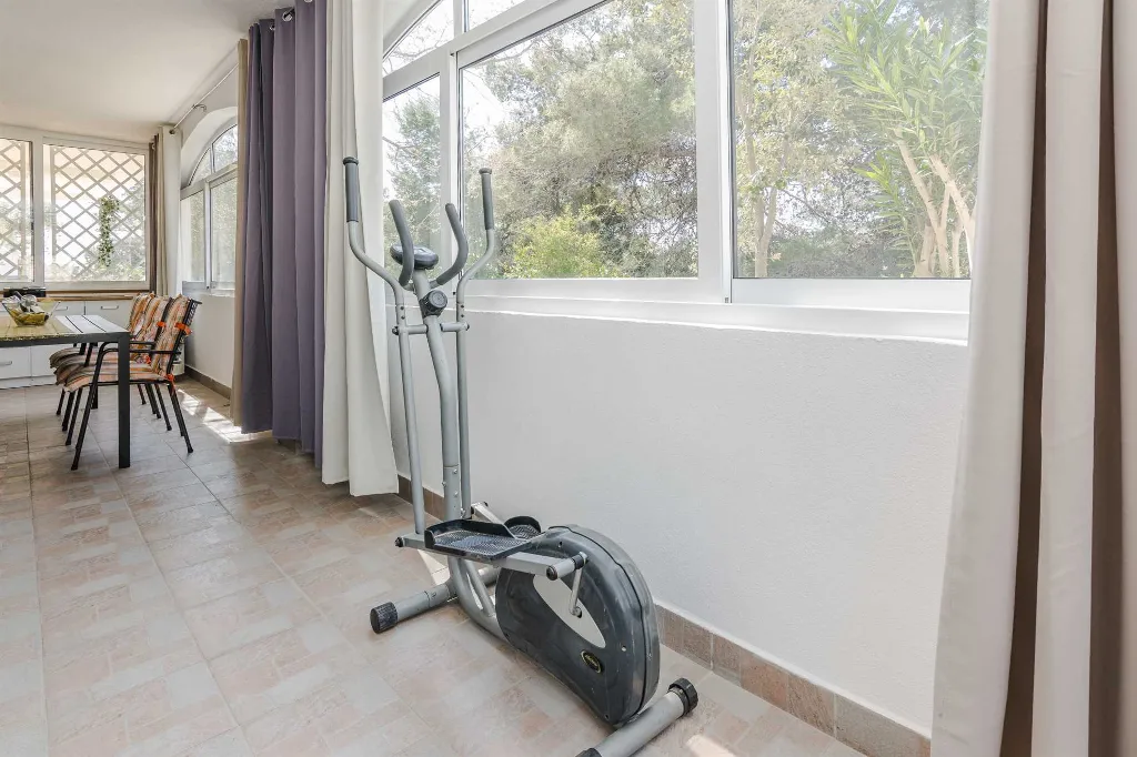 Air-Conditioned Apartment in Vir for 4–6 Guests