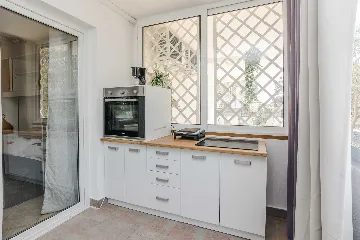 Air-Conditioned Apartment in Vir for 4–6 Guests