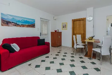 Air-Conditioned Apartment in Vir for 4–6 Guests