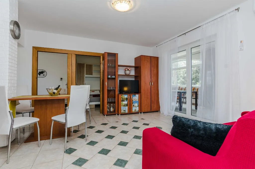 Air-Conditioned Apartment in Vir for 4–6 Guests