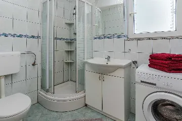 Air-Conditioned Apartment in Vir for 4–6 Guests