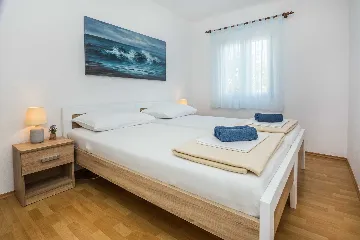 Air-Conditioned Apartment in Vir for 6 Guests