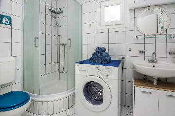 Air-Conditioned Apartment in Vir for 6 Guests