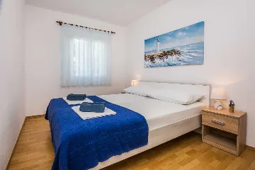 Air-Conditioned Apartment in Vir for 6 Guests