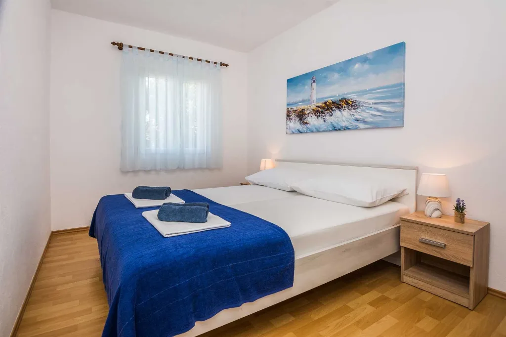 Air-Conditioned Apartment in Vir for 6 Guests