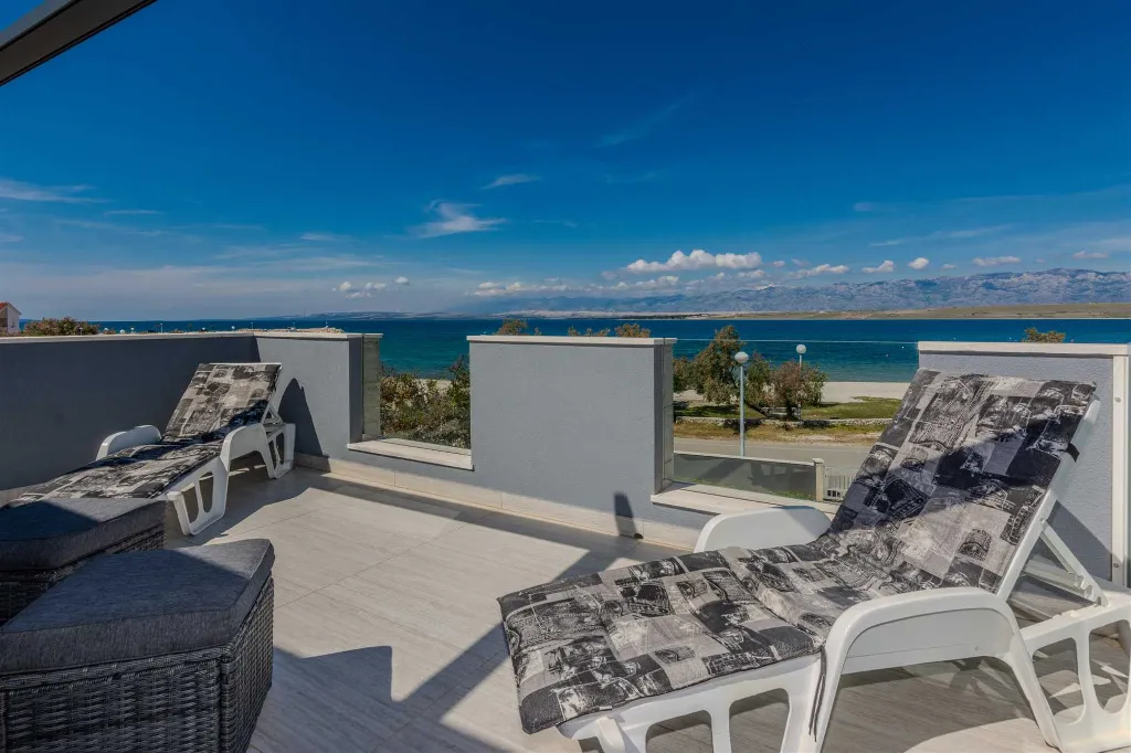 Beachfront Apartment in Vir for Up to 4 Guests