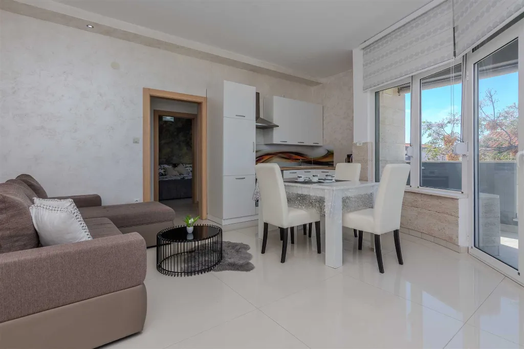Beachfront Apartment in Vir for Up to 4 Guests