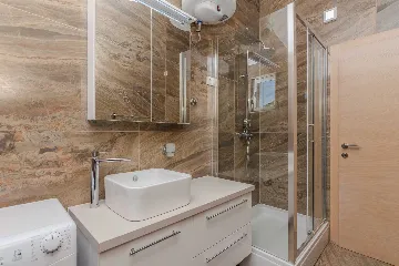 Apartment in Vir for 4–6 Guests with Sea View