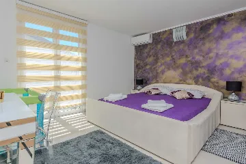 Apartment in Vir for 4–6 Guests with Sea View