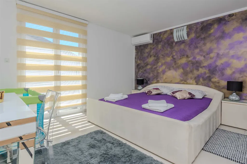 Apartment in Vir for 4–6 Guests with Sea View