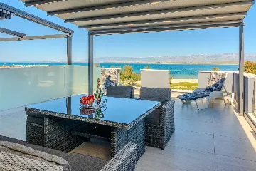 Apartment in Vir for 4–6 Guests with Sea View