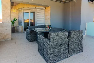 Apartment in Vir for 4–6 Guests with Sea View