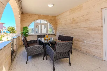 Apartment in Vir for 4-6 Guests, 30m to Beach