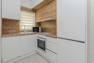 Beachfront Apartment in Vir for 4–6 Guests