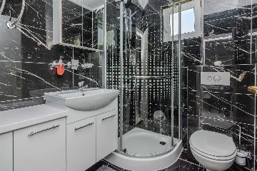 Beachfront Apartment in Vir for 4–6 Guests