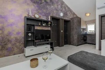 2-Bedroom Apartment with Balcony in Vir