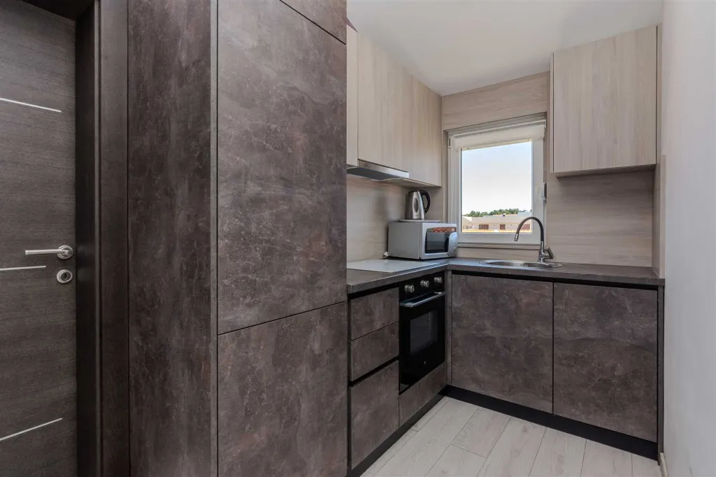 2-Bedroom Apartment with Balcony in Vir
