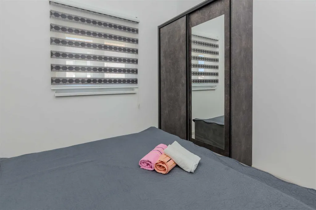 2-Bedroom Apartment with Balcony in Vir