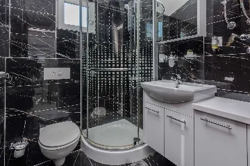 2-Bedroom Apartment with Balcony in Vir