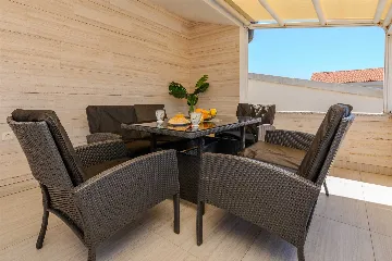 Sea-View Apartment in Vir for 4–6 Guests