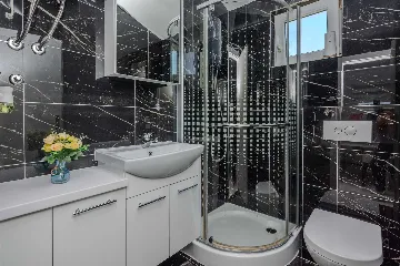 Sea-View Apartment in Vir for 4–6 Guests