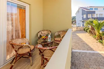 Vir Ground-Floor Apartment for 2-4 Guests