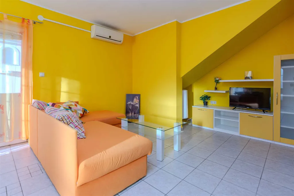 Vir Ground-Floor Apartment for 2-4 Guests