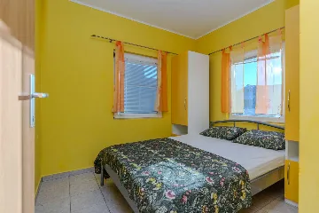 Vir Ground-Floor Apartment for 2-4 Guests