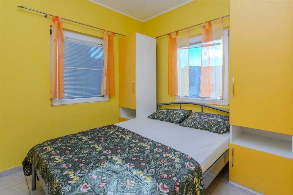 Vir Ground-Floor Apartment for 2-4 Guests