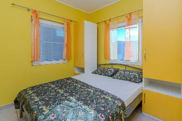 Vir Ground-Floor Apartment for 2-4 Guests