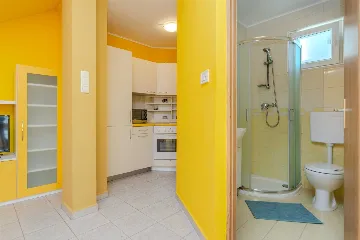 Vir Ground-Floor Apartment for 2-4 Guests