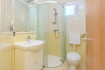 Vir Ground-Floor Apartment for 2-4 Guests