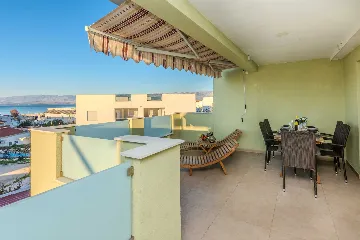 2-Bedroom Apartment in Vir for 4–6 Guests