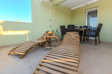 2-Bedroom Apartment in Vir for 4–6 Guests