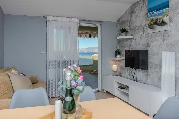 2-Bedroom Apartment in Vir for 4–6 Guests