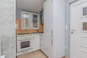 2-Bedroom Apartment in Vir for 4–6 Guests