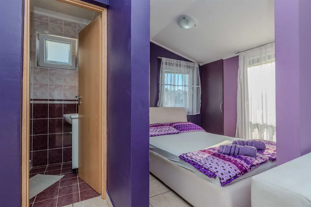 Apartment in Vir for 2–4 Guests with Terrace