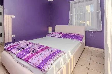 Apartment in Vir for 2–4 Guests with Terrace