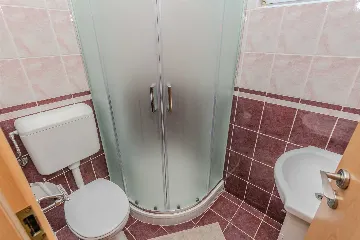 Apartment in Vir for 2–4 Guests with Terrace