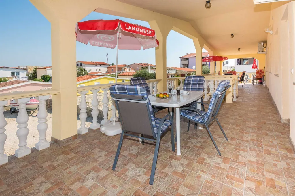Two-Bedroom Apartment with Sea View in Vir