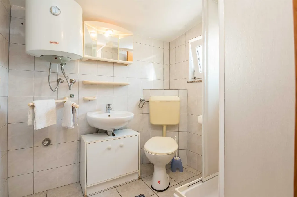 Two-Bedroom Apartment with Sea View in Vir