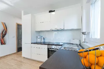 Vir 2-Bedroom Apartment for 4, Near Beach