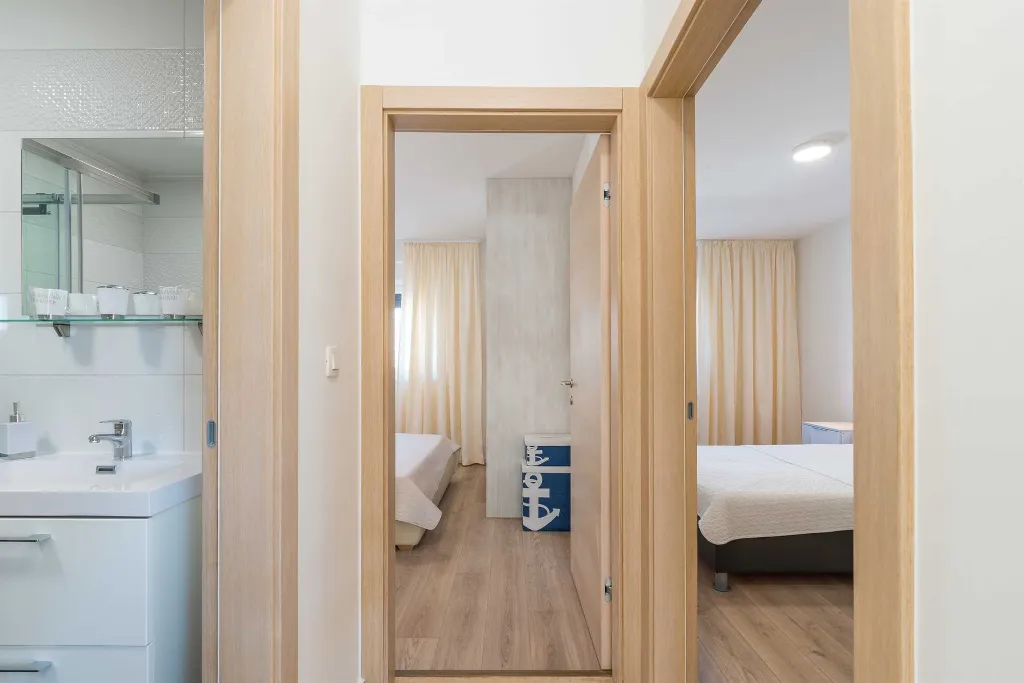 Vir 2-Bedroom Apartment for 4, Near Beach