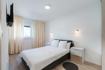 Vir 2-Bedroom Apartment for 4, Near Beach